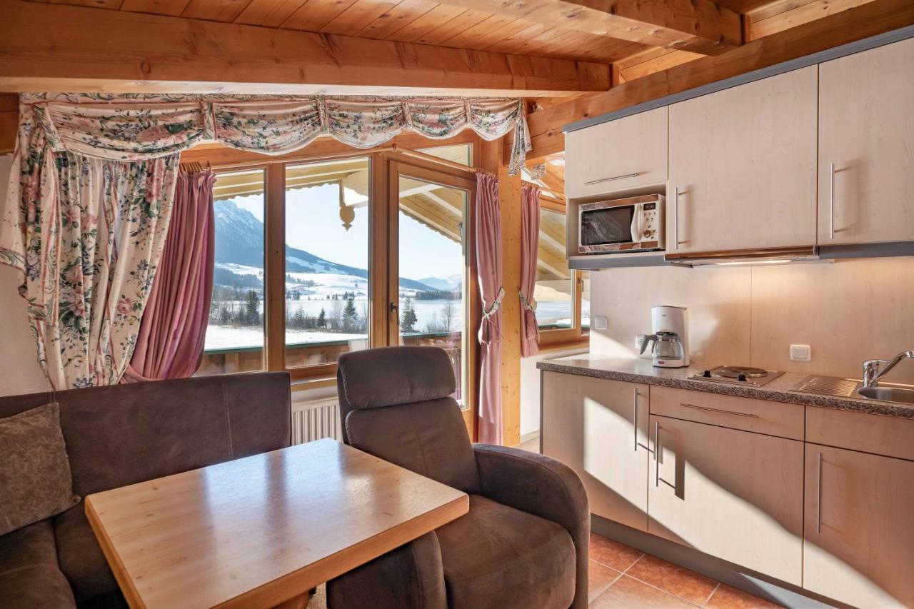 Essbaum Apartment *