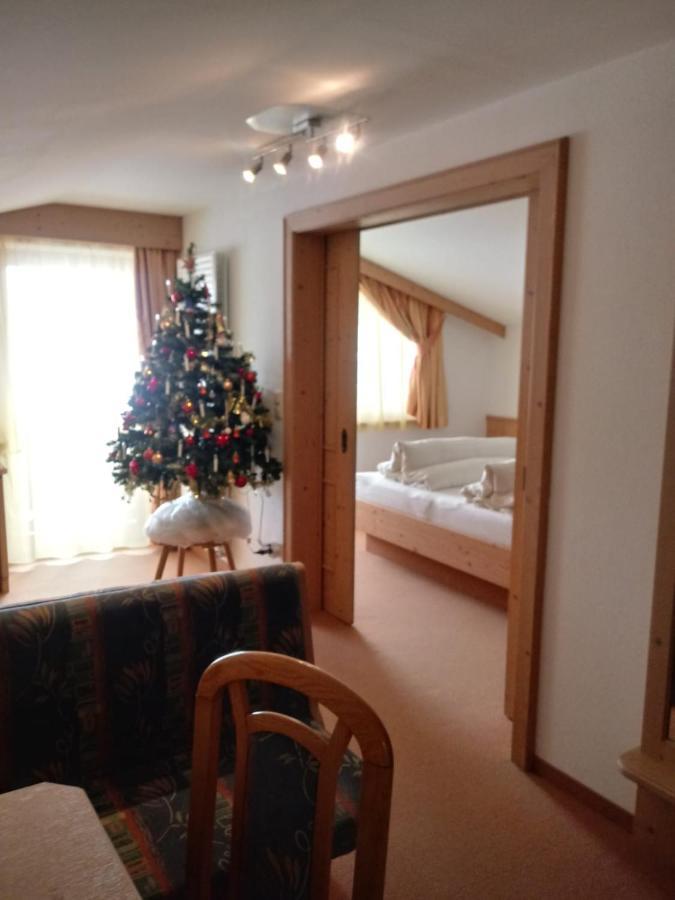Essbaum Apartment *
